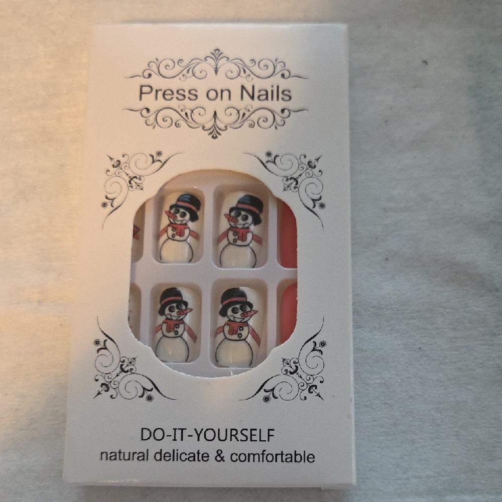 Festive Snowman Press-On Nails